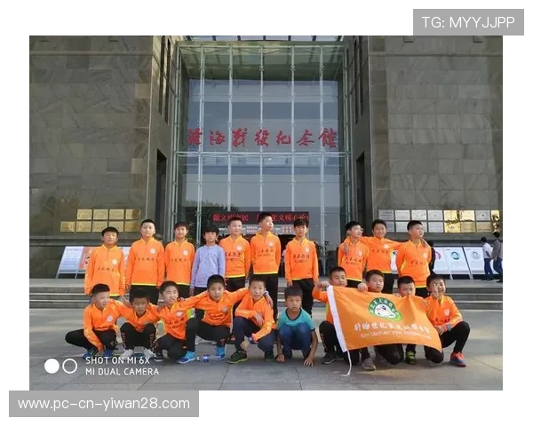 高颜值中性笔足球星引领潮流 打破传统体育界的时尚边界