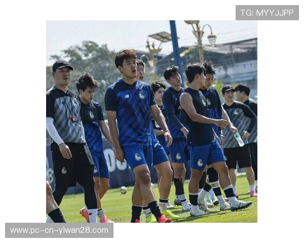 韩国足球三脚球星盘点及其在国际赛场上的辉煌表现